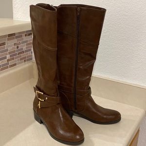 Like new brown suede riding boots